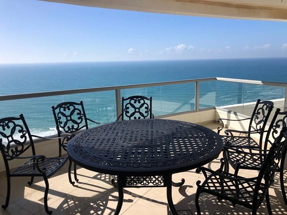 Seaview Apartments on the First Line
