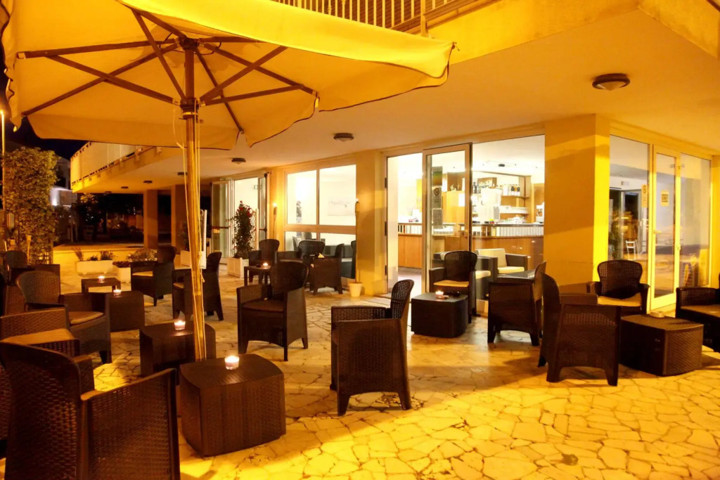 Hotel Alfa - SPIAGGIA INCLUSA con Formula All Inclusive 7 notti