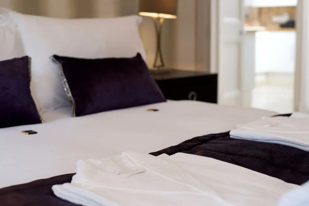 Audley Street Apartment