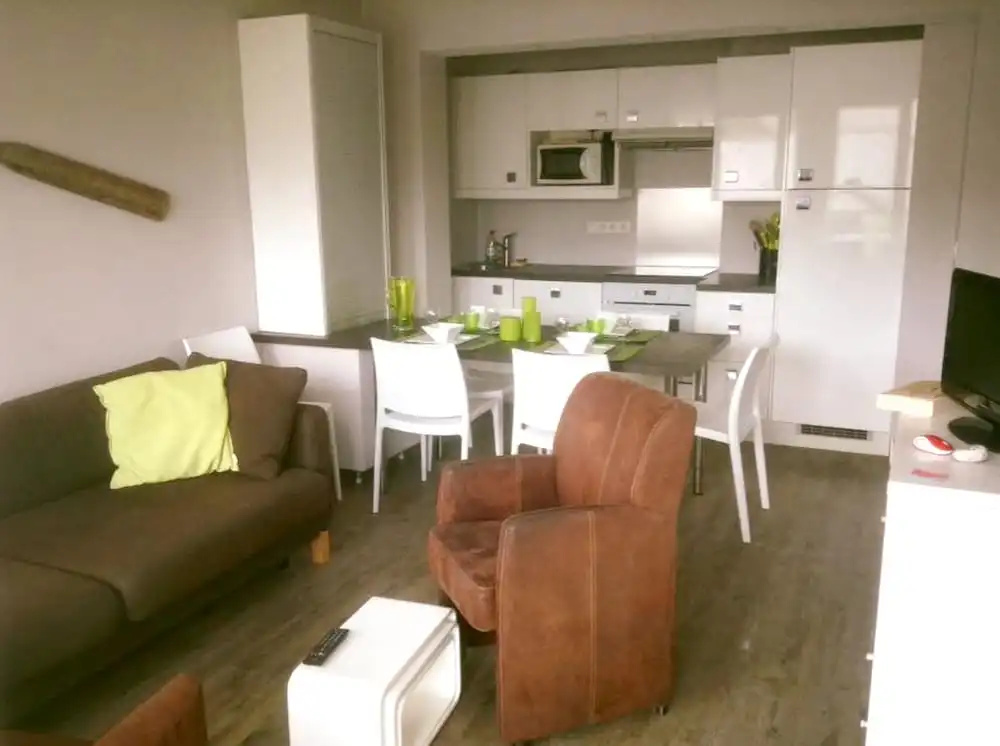 Apartment With 2 Bedrooms in Le Pouliguen, With Wonderful City View and Furnished Balcony - 500 m From the Beach