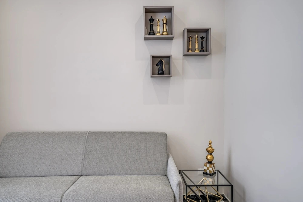 Pink Rose in Naples With 1 Bedrooms and 1 Bathrooms