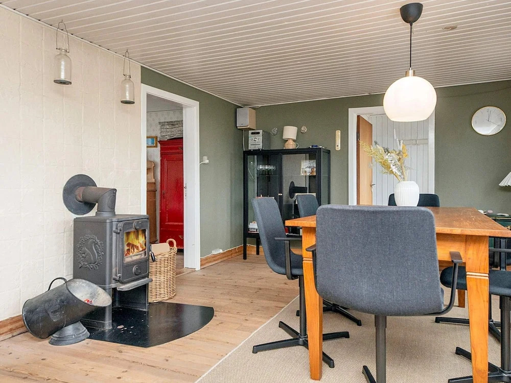 6 person holiday home in Harboøre
