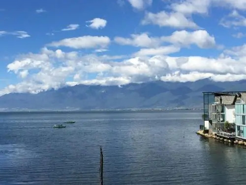 Dali Shuanglang Spring Blossoms Inn