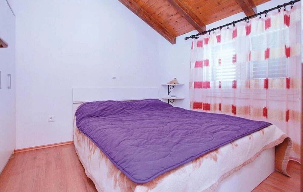Four-Bedroom Holiday Home Vela Luka 03