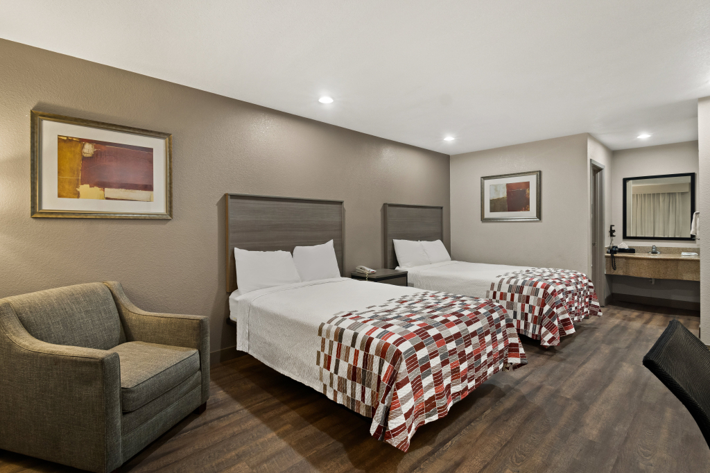 Red Roof Inn & Suites Irving - DFW Airport South