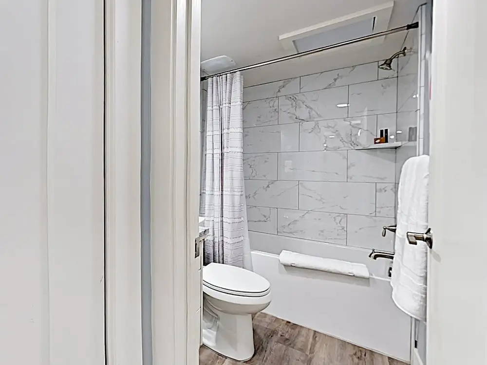 New Listing! Luxe Remodeled Getaway 2 Bedroom Condo