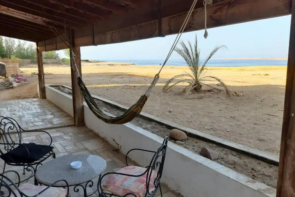 Beach apartment in front of the sea