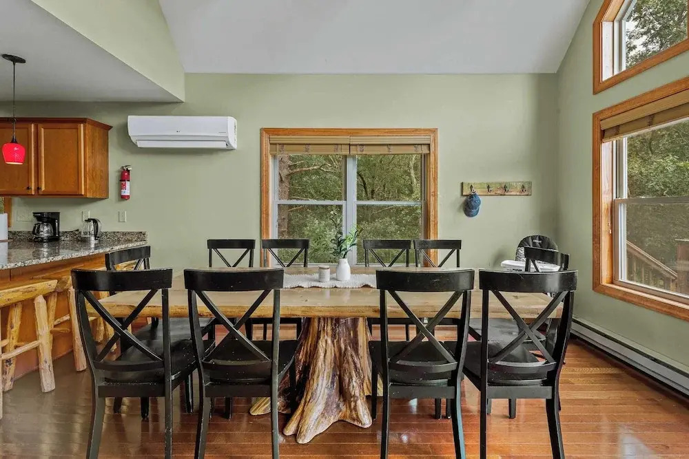 Sleeps 18 Lake Access, Game Room, Close to Skiing Otter Banks by Avantstay