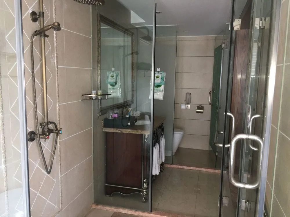 Gebalai French Theme Hotel