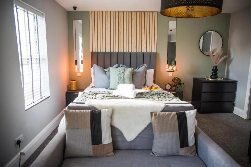 Derby's Beach Suites by Sasco Apartments