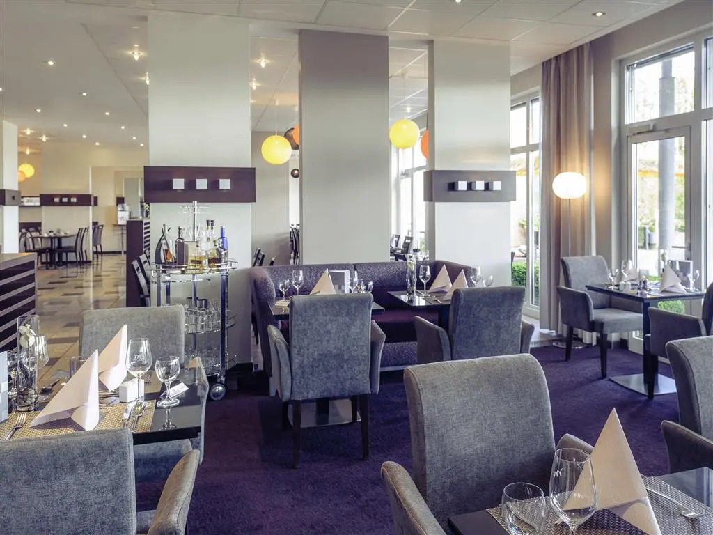 Mercure Kamen Unna