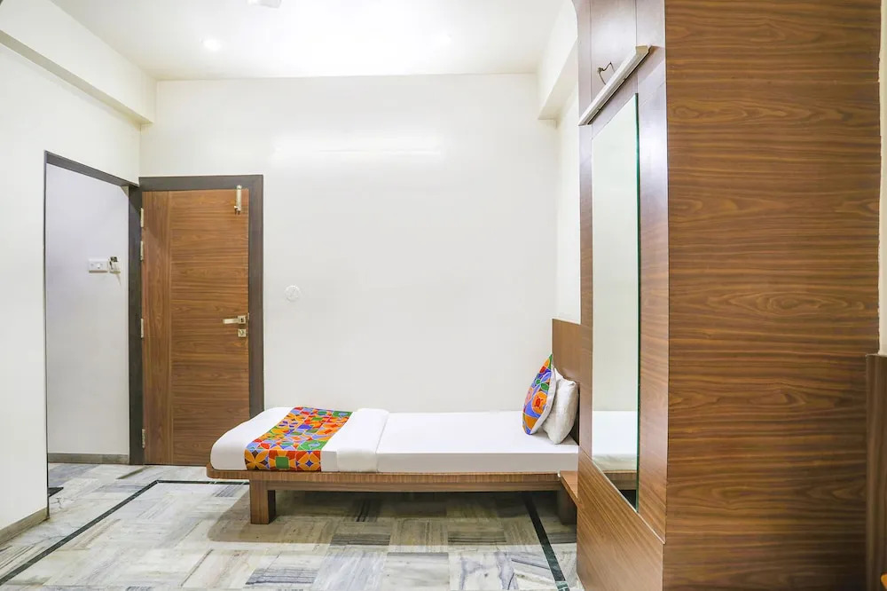 Fabhotel City Palace I