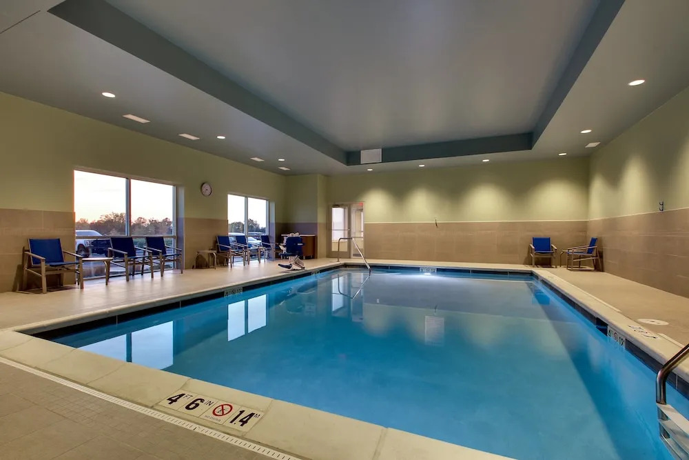 Holiday Inn Express & Suites Findlay North by IHG