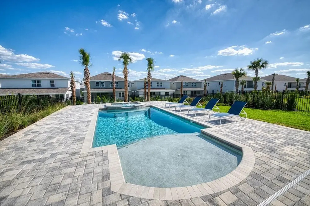 Spacious 9Bd near Disney with Pool - Family Dream