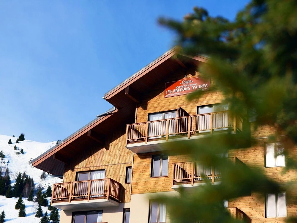 Chalet in Auris-en-oisans With Balcony Views