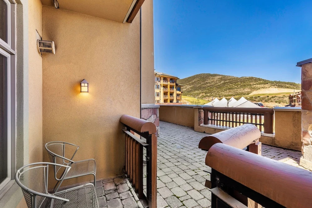 Sun King Suite