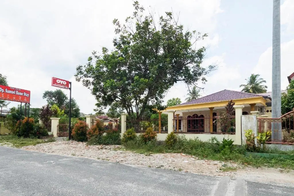 RedDoorz at Samuel Homestay Pematangsiantar