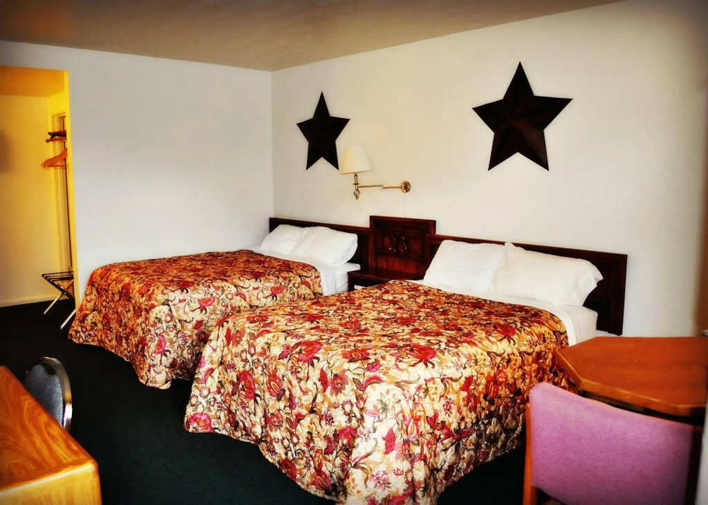 Town House Motel