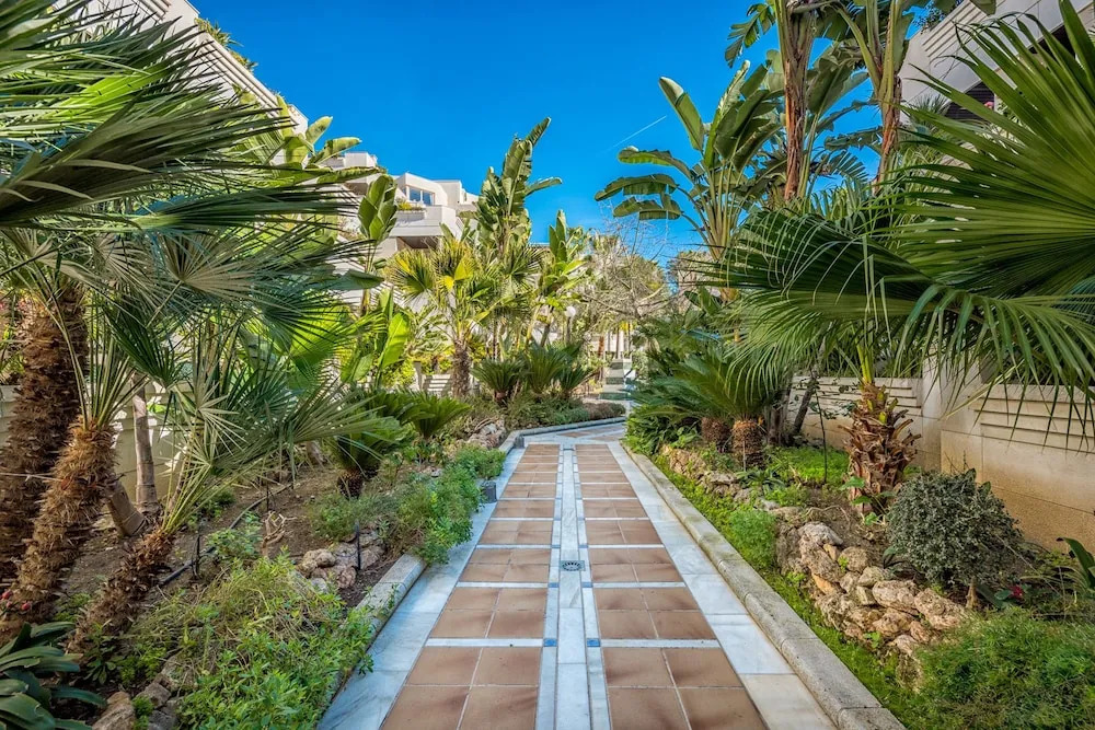FA-Fab 2 bedroom apt in and outdoor pool