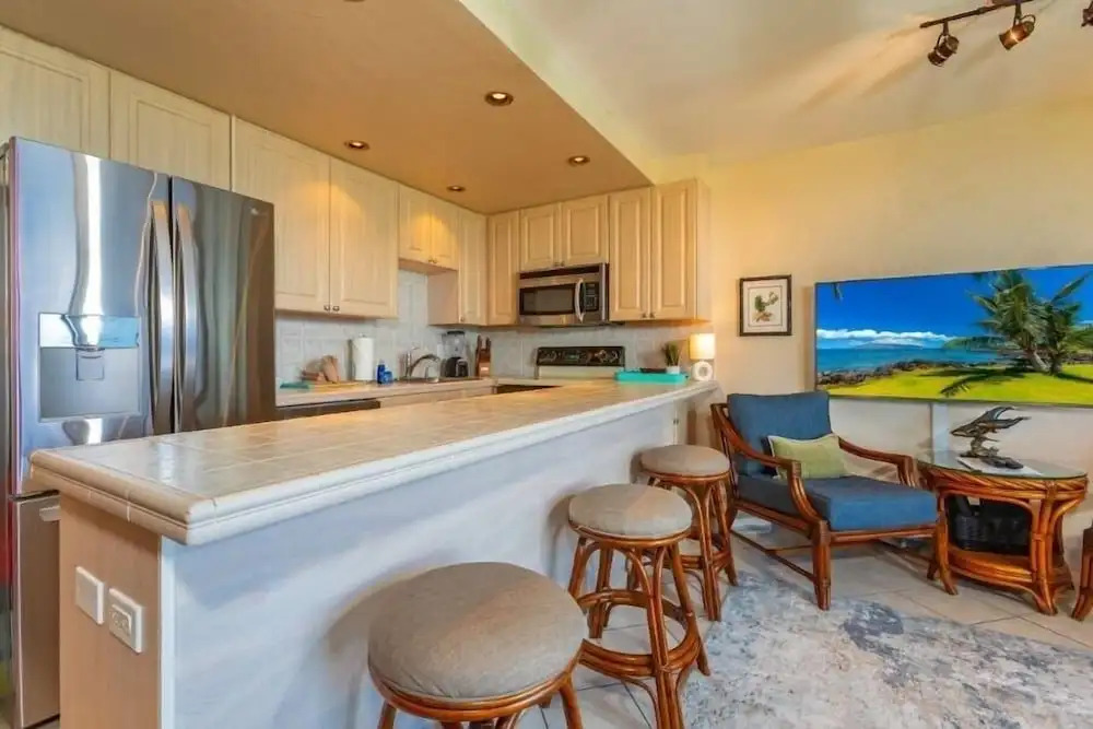 Kihei Surfside #102 1 Bedroom Condo by RedAwning