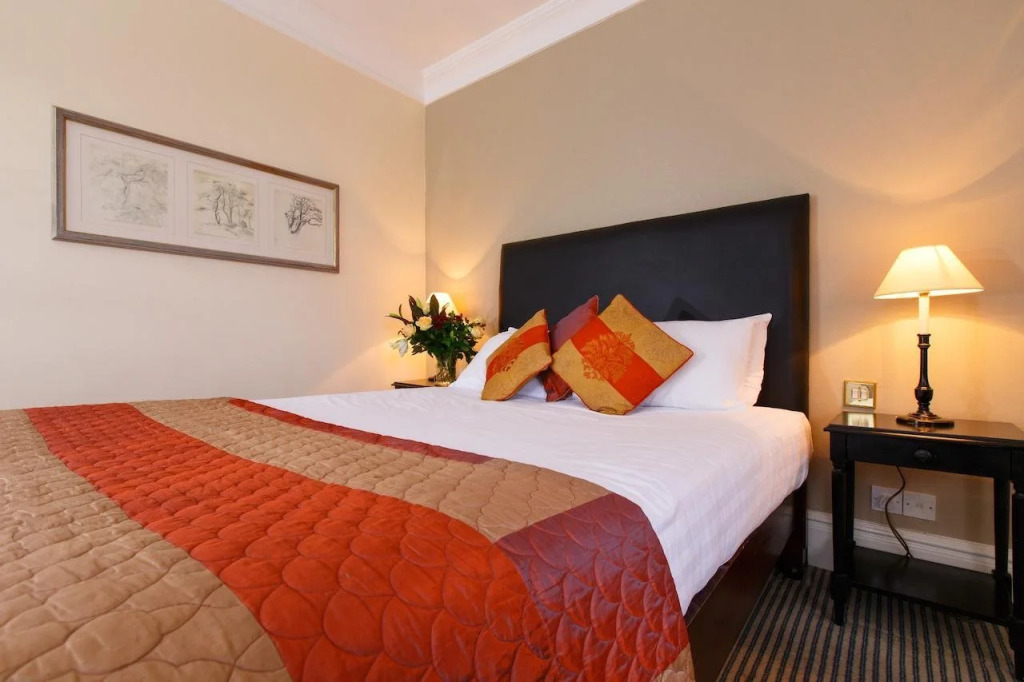 Kingston Lodge Hotel