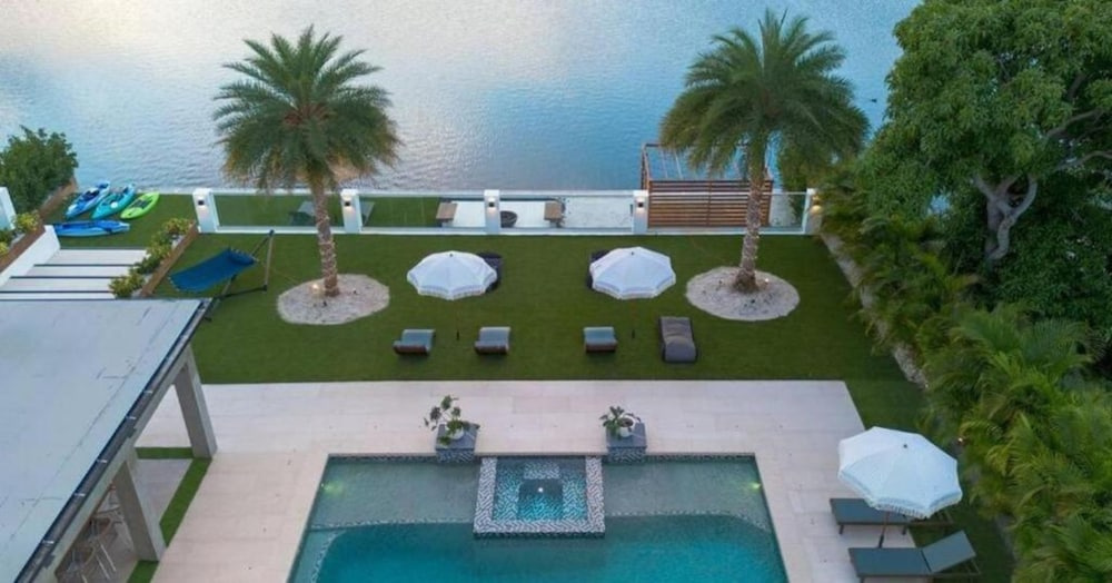Star Villa Opulent Waterfront Property