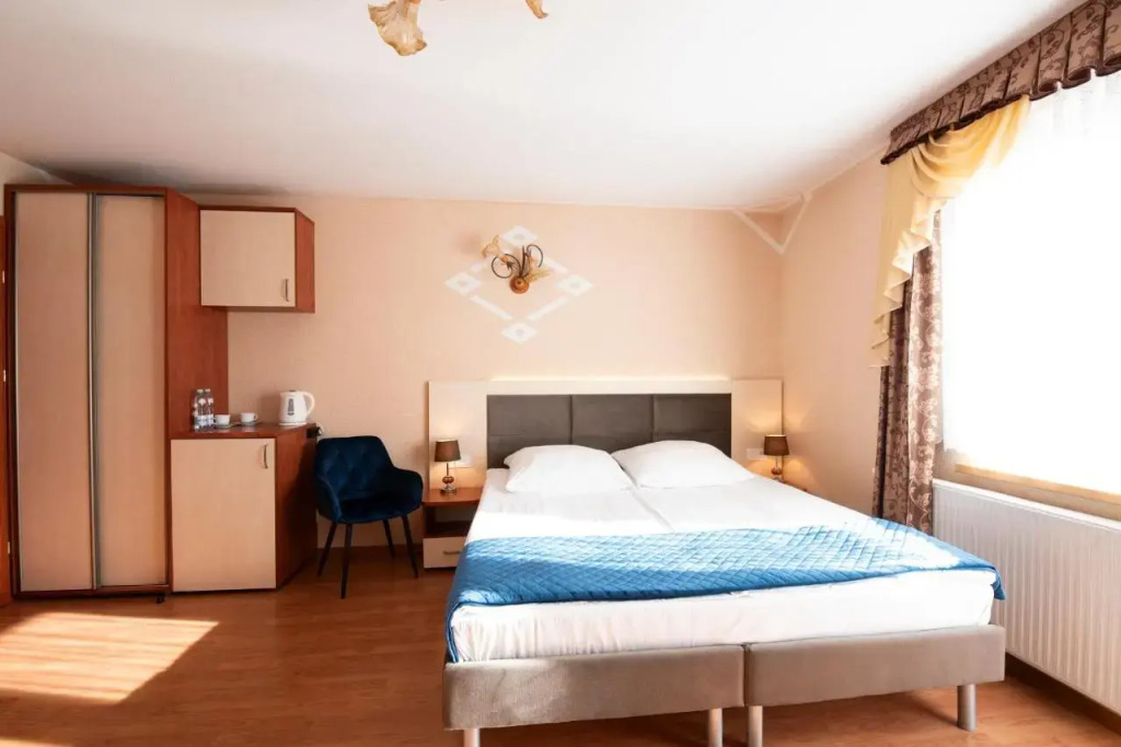 VILLA DORA - CENTRUM,BASEN PODGRZEWANY,JACUZZI SAUNA, Plac zabaw, Parking