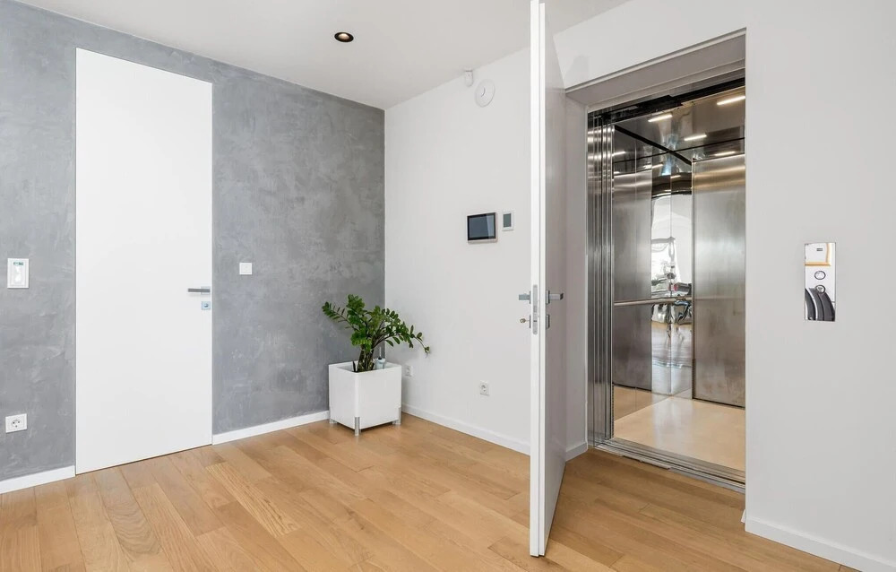 Nice Apartment in Opatija With 4 Bedrooms, Sauna and Heated Swimming Pool