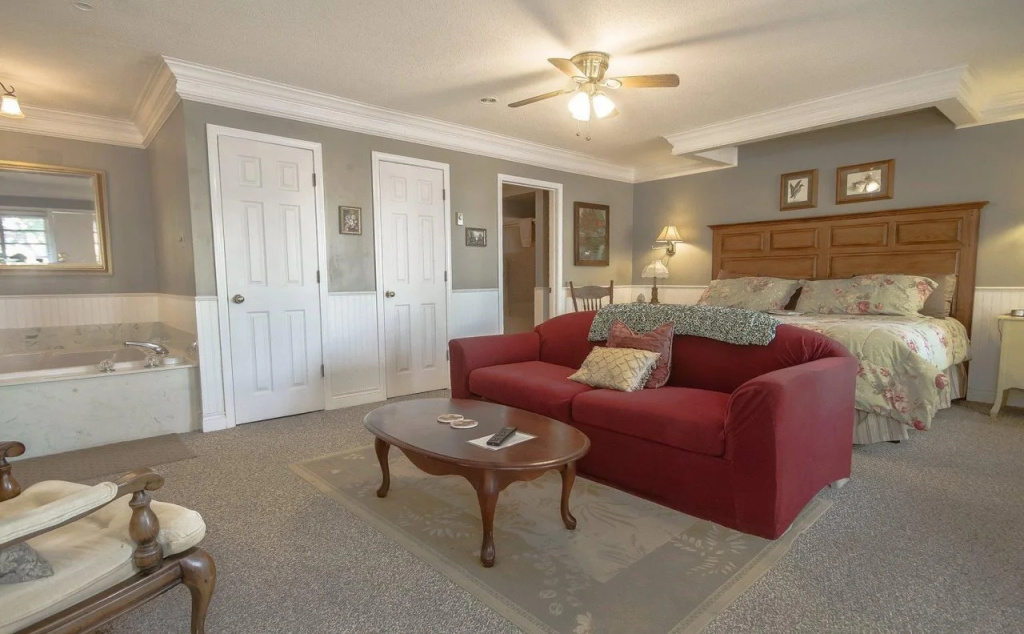The Dickey House Bed & Breakfast