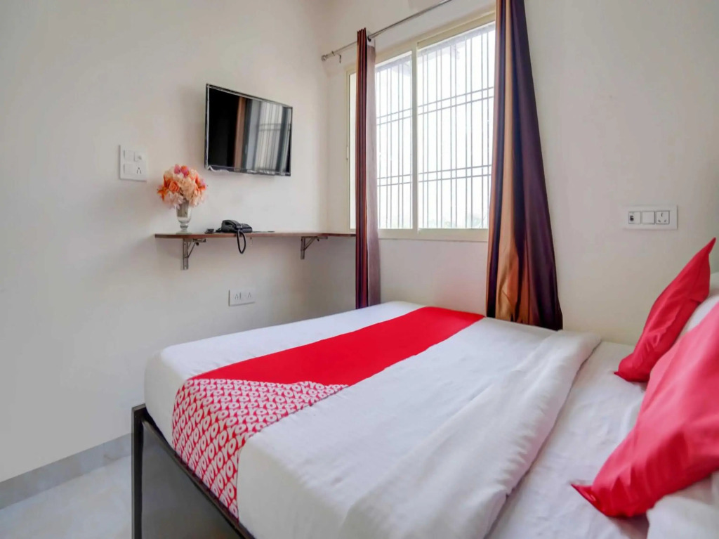OYO Flagship 70056 Grand Inn Residency