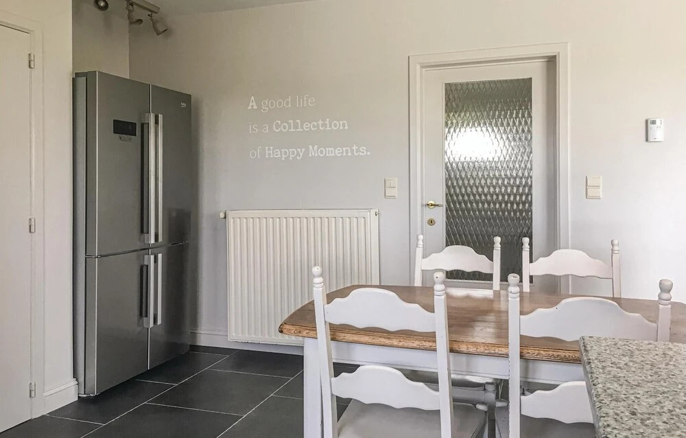 Stunning Home in Wellen With 4 Bedrooms and Wifi