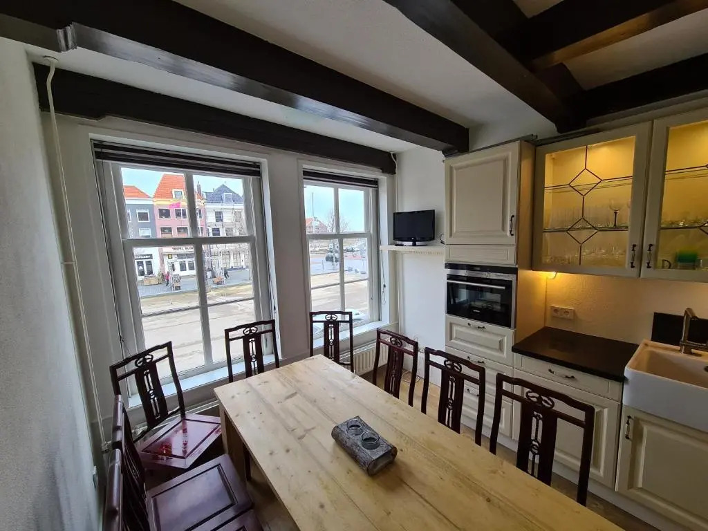 Appartement Havenzicht, gelegen aan zee met zeezicht