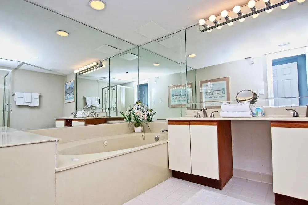 Broadmoor 304 by Youngs Suncoast