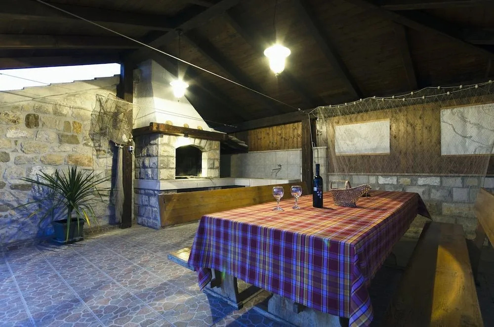 House Niksa