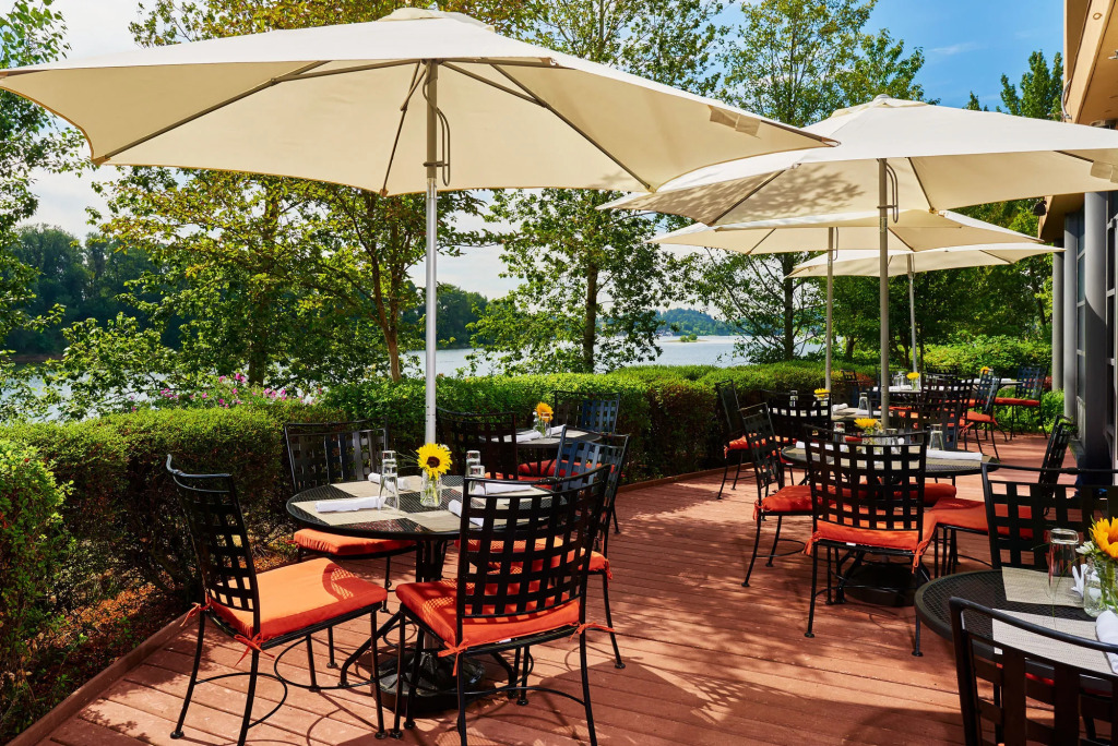 Rivers Edge Hotel Portland, Tapestry Collection by Hilton