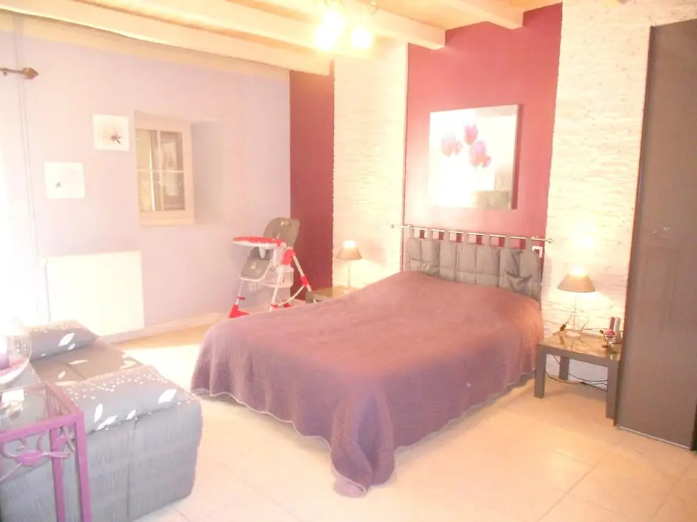 House With 4 Bedrooms in Taizé, With Enclosed Garden and Wifi - 80 km
