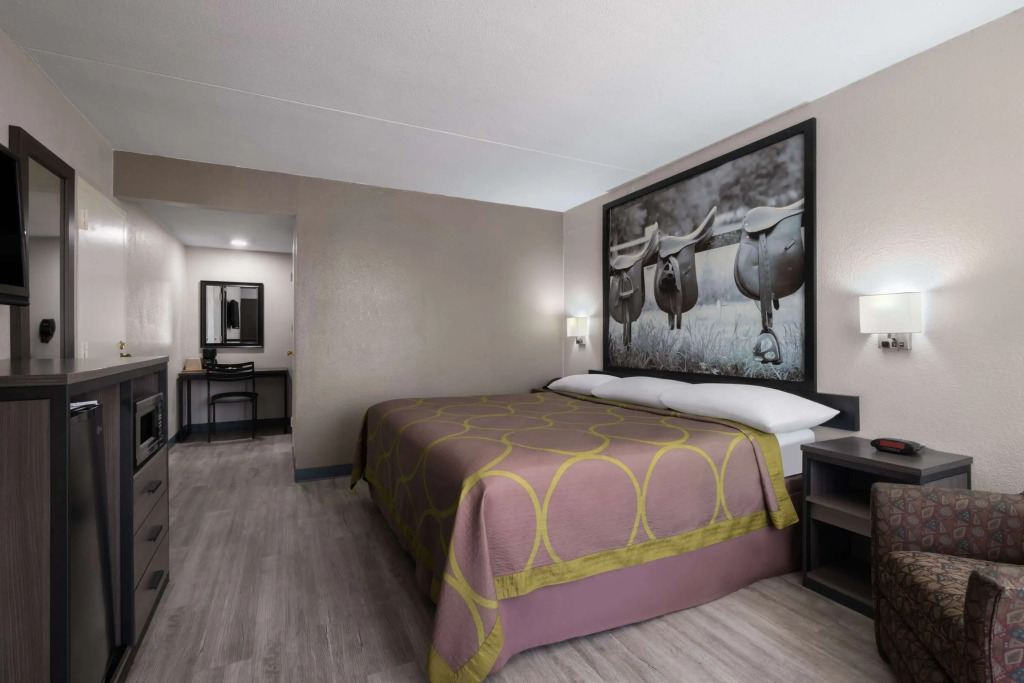 Super 8 by Wyndham Longview/North