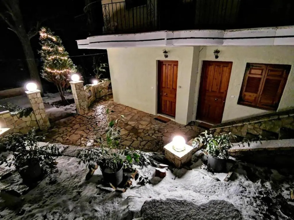 Keramidaki Mini Suites 1