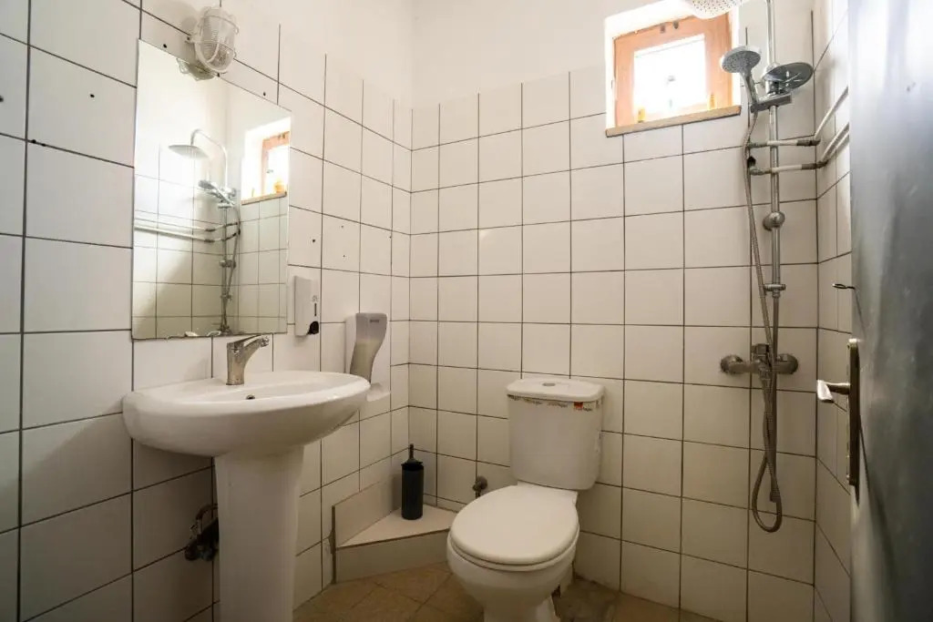 Tigaki Mall Hostel