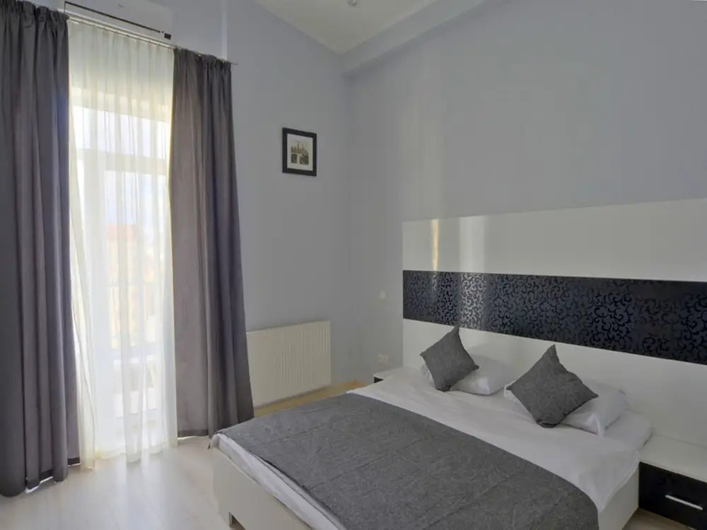 Best Season Apart Hotel