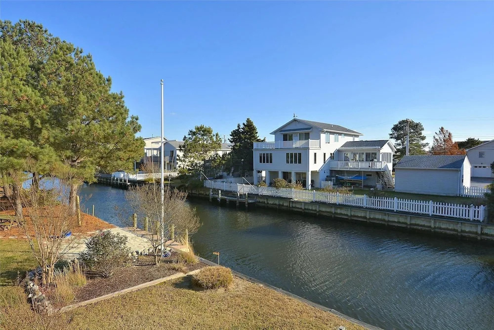136 Anchorage Drive by Long & Foster