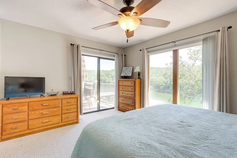 Walk to Pool + Lake: Cozy Osage Beach Condo