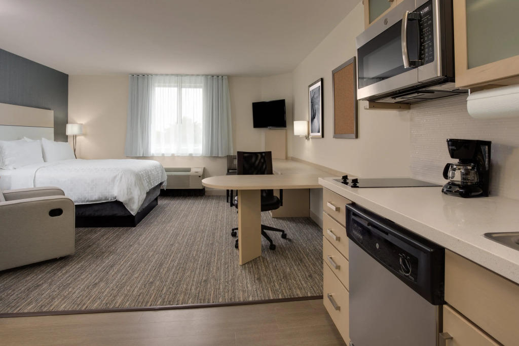 Candlewood Suites Miami Intl Airport - 36th St by IHG