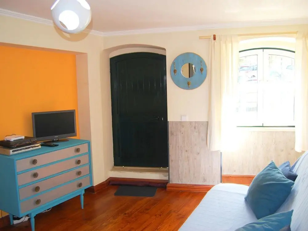 RH Veronica Terrace Apartment