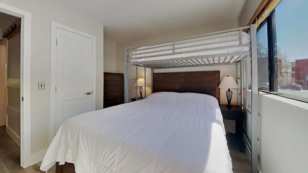 Mountainside 2BR/2BA Just Steps to 3 Spas, Sauna, Pool and Mammoth Mountain!  by RedAwning