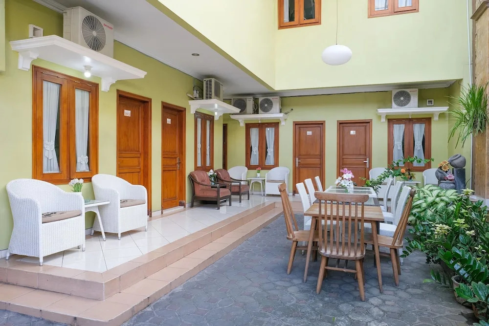 OYO 833 Hotel Army Look Syariah