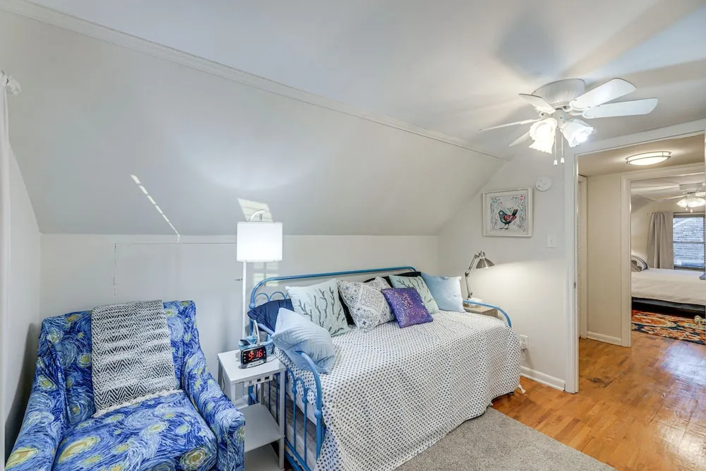 Lovely Lexington Home: 4 Mi to Downtown!