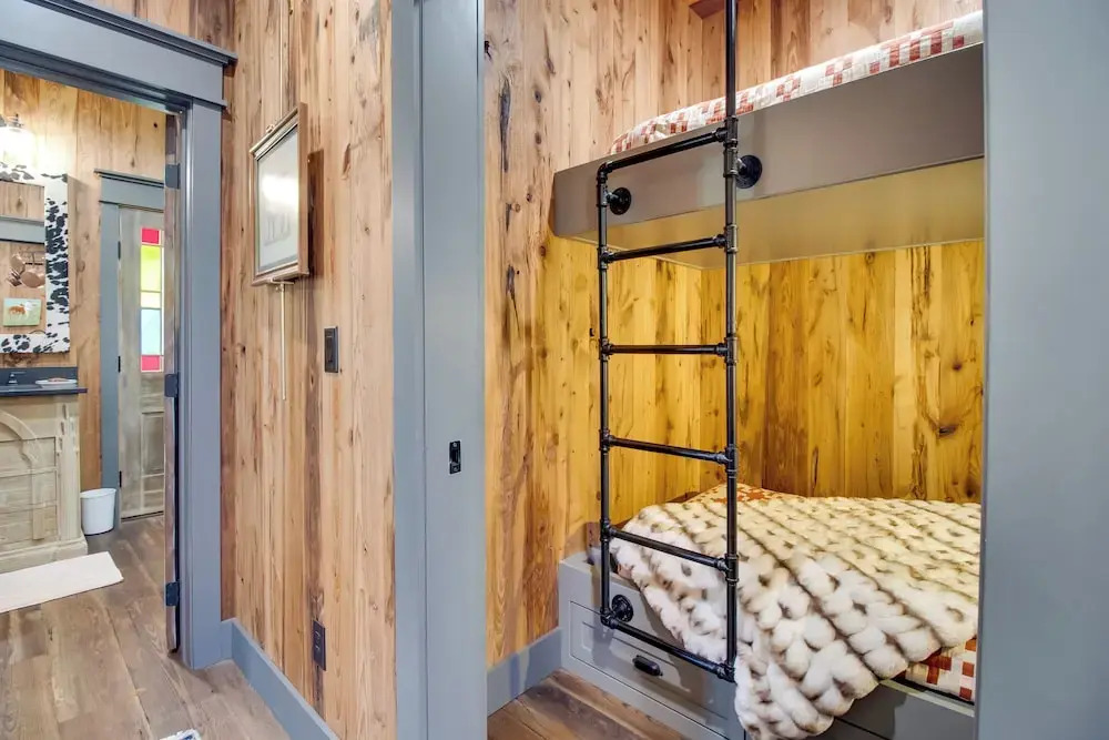 Walk to White River: Cozy Escape w/ Screened Porch