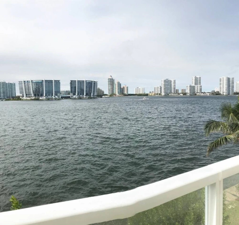 Le Marina Bay 304 - Condo 3 People, Sunny Isles