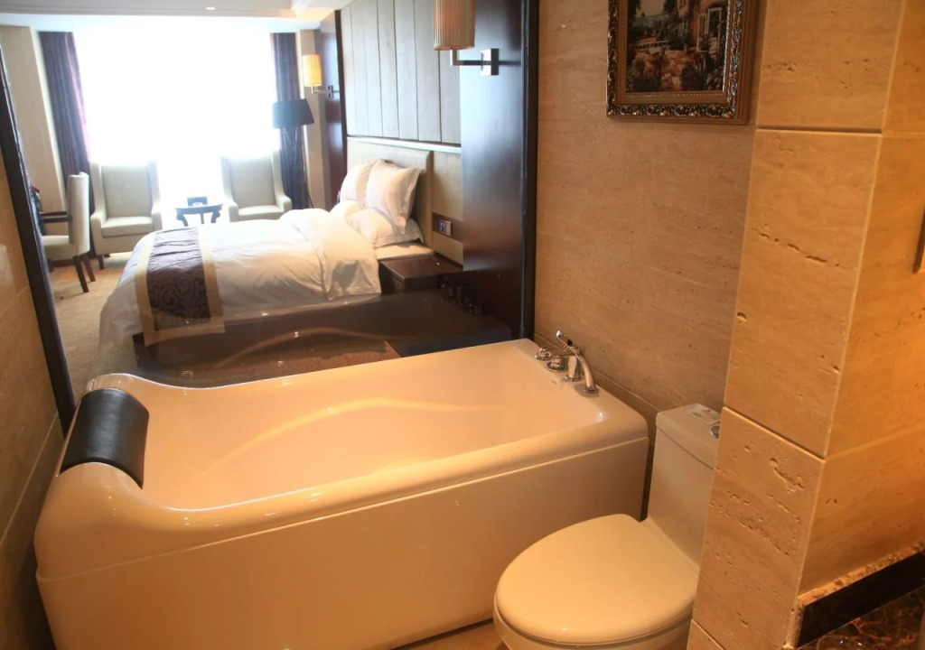 Baihai Holiday Inn